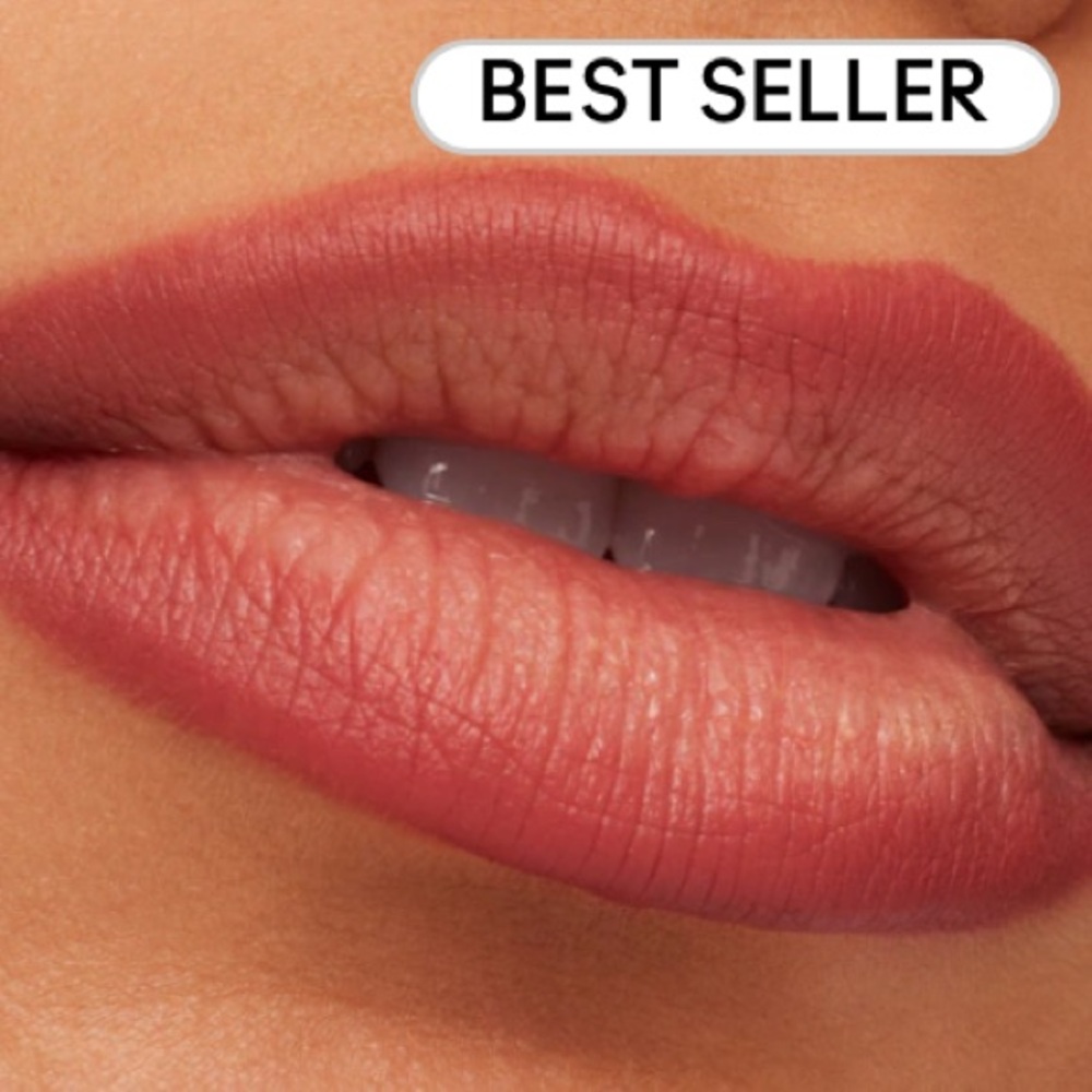 βοΈ SOAR a MAC LIP PENCIL. RETAIL $25. **NEW IN THE BOX. - Picture 5 of 14